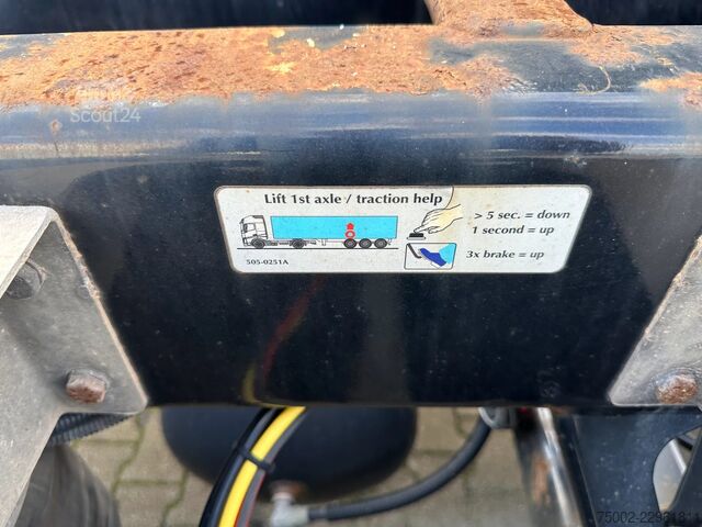Konttikuljetukset D-TEC FLEXITRAILER TRACTION / ADR / SAF + discbrakes ...