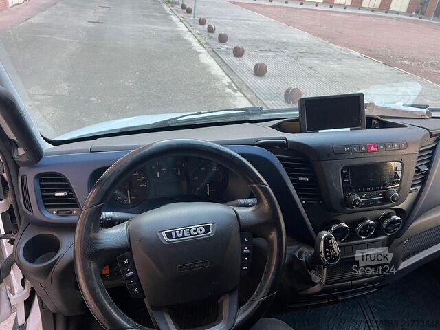 Chassi de caminhão Iveco Daily 35s18