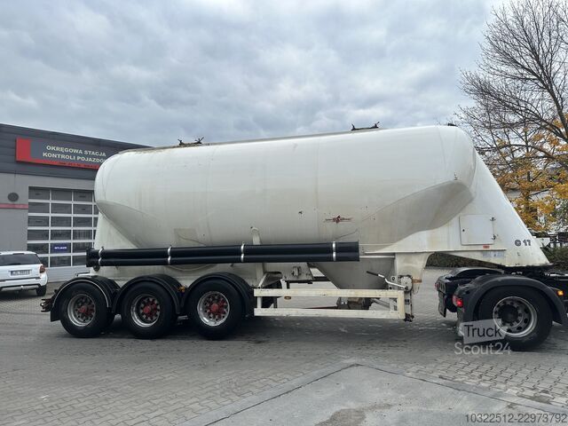 силосный полуприцеп Spitzer 34 m³ SF 2734/2P 2007 Cement