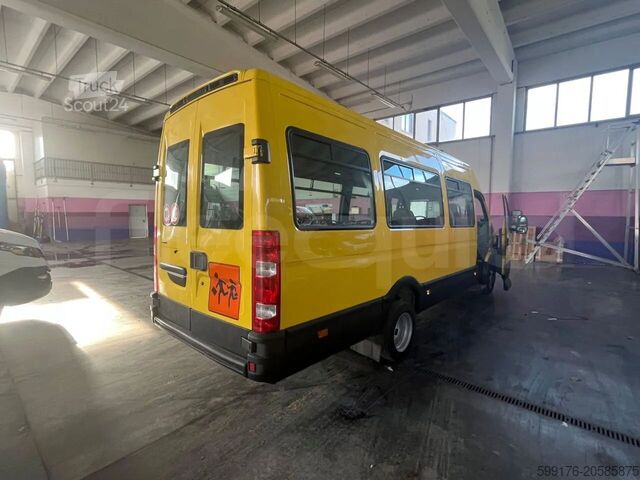 Trasporto persone IVECO A50