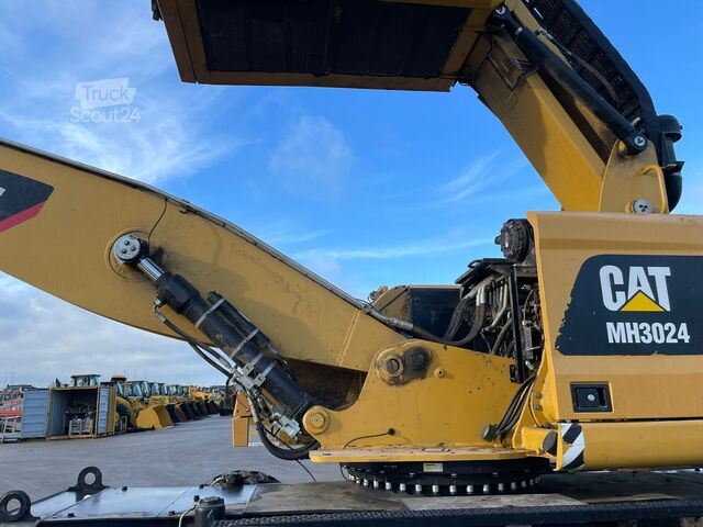 Excavator pe roți Caterpillar MH3024
