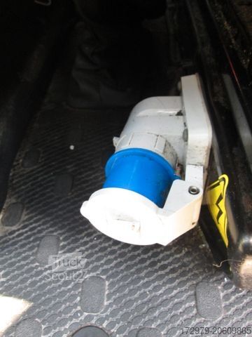 Kylskåpsbil RENAULT Trafic 1.6 *Carrier Kühlwagen*Euro6*