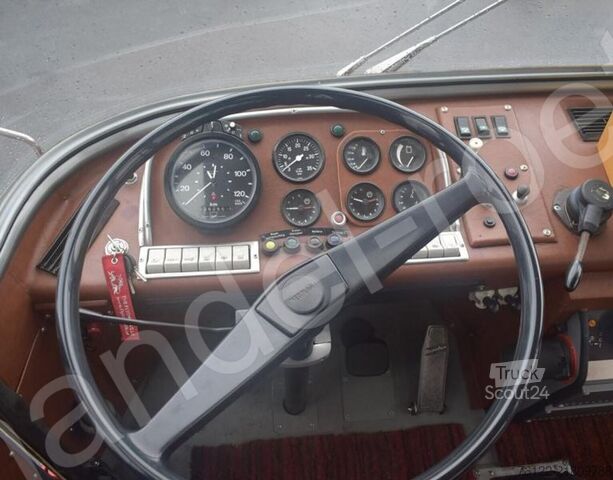 Tilausajobussi Neoplan ND 6 + Anhänger