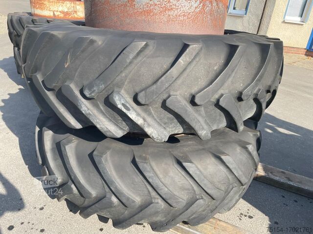 Traktor Zwillingsbereifung 20.8R42 & 16.90R30
