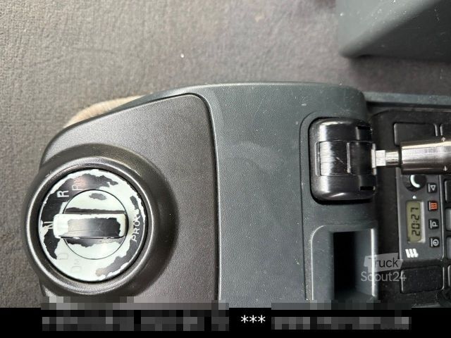 Flatbed truck with tarp MAN TGM 12.250 Pritsche Plane LBW Schlafkabine Autom