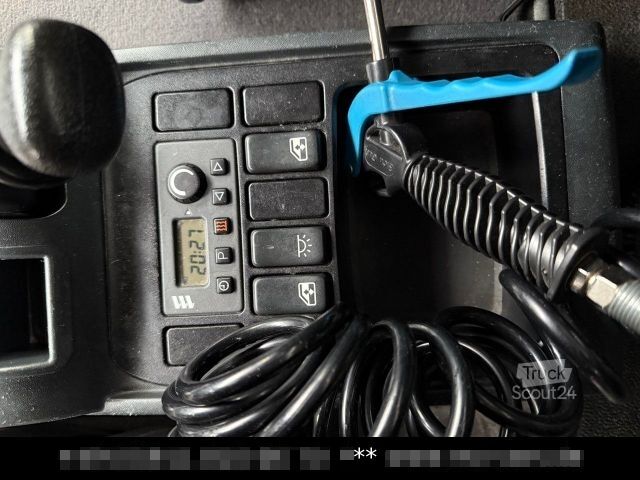 Flatbed truck with tarp MAN TGM 12.250 Pritsche Plane LBW Schlafkabine Autom