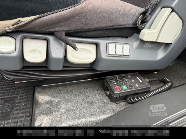 Flatbed truck with tarp MAN TGM 12.250 Pritsche Plane LBW Schlafkabine Autom