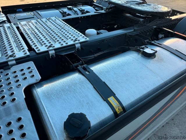 Standaard trekker VOLVO FH 500*GLOBETROTTER*RETARDER*I SAVE*STANDKLIMA*