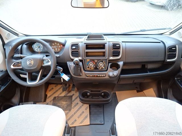 Teilintegriertes Wohnmobil CARADO T 135 Hubbett