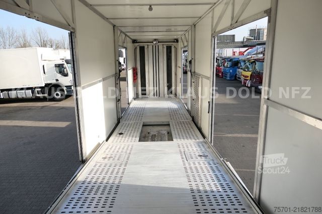 Semi-remorque porte-voitures  Moetefindt geschloss. Autotransporter
