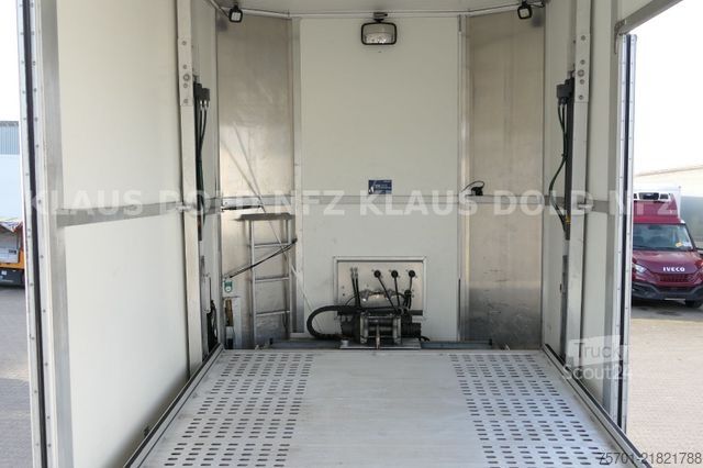 Semi-remorque porte-voitures  Moetefindt geschloss. Autotransporter