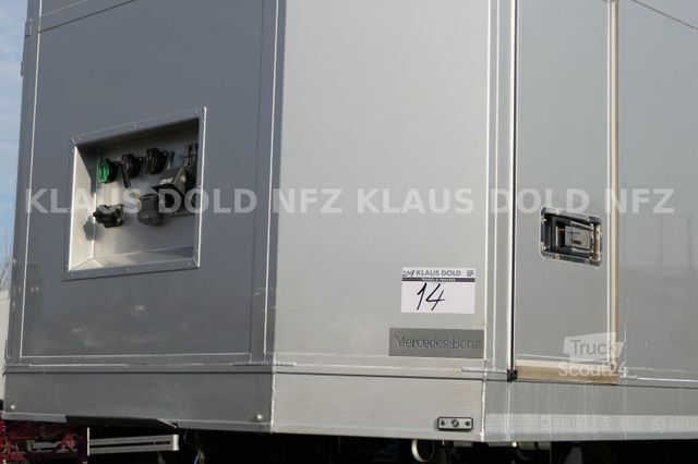 Semi-remorque porte-voitures  Moetefindt geschloss. Autotransporter