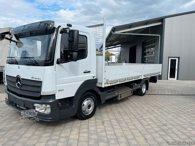 Pick-up dodávka MERCEDES-BENZ 821