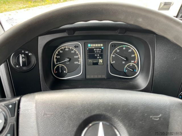 Pick-up dodávka MERCEDES-BENZ 821