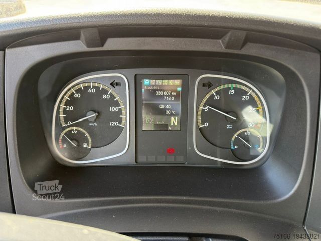 Вантажівка для напоїв MERCEDES-BENZ ATEGO 1524 L Getränkekoffer 7,15 m LBW 2 T