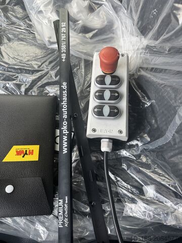 Навантажувач -навантажувач Fuso Canter 9C18 Abrollkipper HYVA 6 T