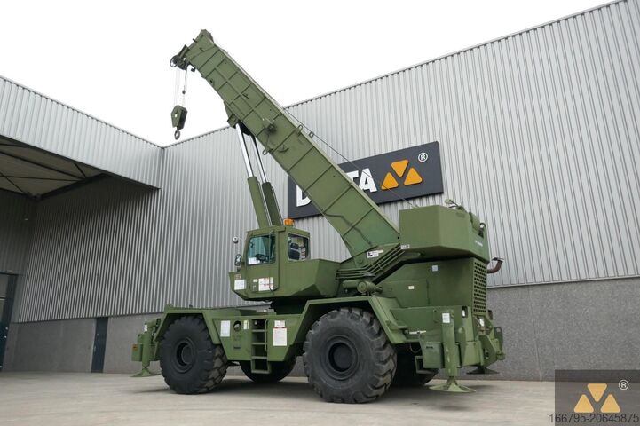 Kran för terrängkörning Grove RT875 Ex-army