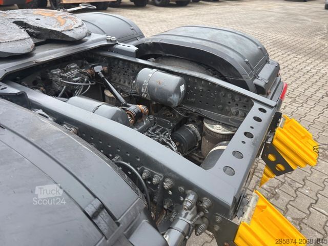 Standart çekici ünitesi MERCEDES-BENZ 2651 AROCS SZM 6x4 Klima Retarder Kipphydr.