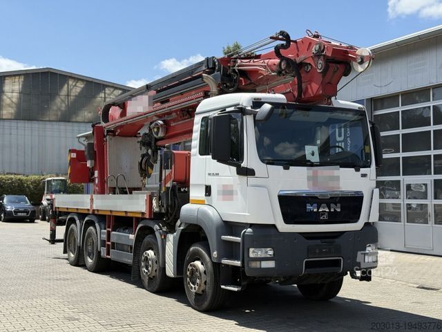 Крaн монтирaн нa камиону MAN TGS 35.360 8X4 BB Dachdecker Kran bis 52 m