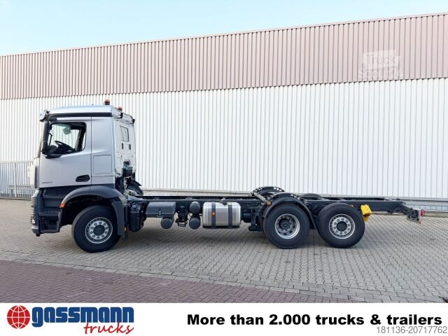 Контейнеровоз з гачком (рол-офф) Mercedes-Benz Arocs 2553 L 6x2, Lenk-/Liftachse, Navi,