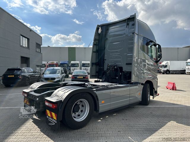 Standaard-SZM Volvo FH 500 Globetrotter XL / VEB+ / 2 Tanks / New T...
