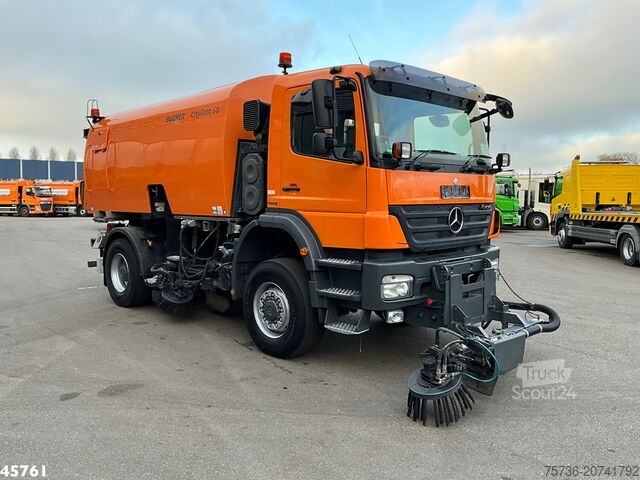 Süpürücü Mercedes-Benz Actros 1829 4x4 Bucher Cityfant 60 Rechts en Li...