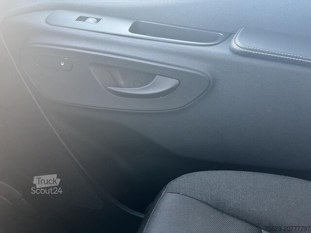 Fourgon tôlé Mercedes-Benz Sprinter 215 CDI Kasten Klima Distr. Sitzh. AHK ParkPaket