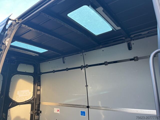 Fourgon tôlé Mercedes-Benz Sprinter 215 CDI Kasten Klima Distr. Sitzh. AHK ParkPaket