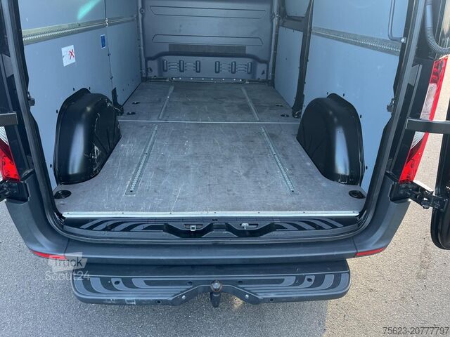 Fourgon tôlé Mercedes-Benz Sprinter 215 CDI Kasten  Klima Distr. Sitzh. AHK ParkPaket