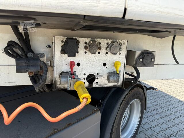 Jäähdytetyt/pakastetut kuljetukset Fliegl SZS 330 2X! Thermo King SLX 200 D+E -30 +30 AS-...