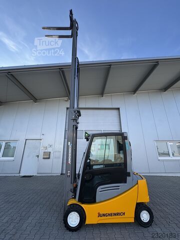 Elettrico 4 ruote Jungheinrich EFG320 + Ladegerät 3753--EK