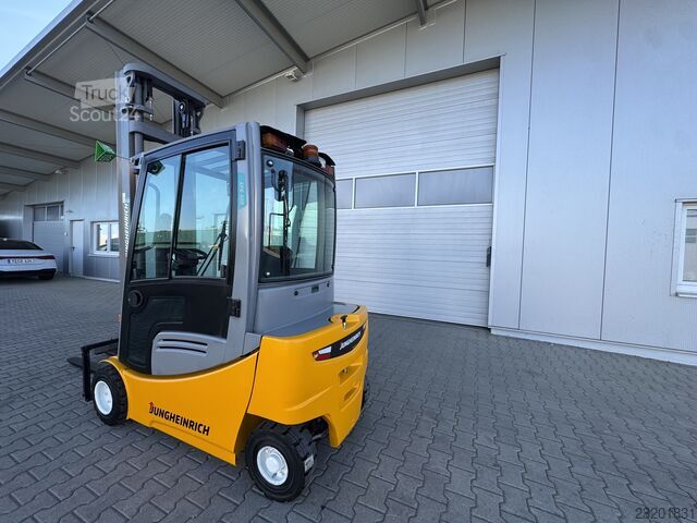 Elettrico 4 ruote Jungheinrich EFG320 + Ladegerät 3753--EK