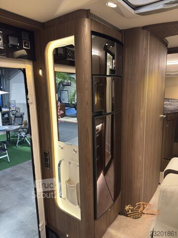 Integriertes Wohnmobil HYMER/ERIBA B-Klasse SL 704 Hubstützen Solar Lithium SAT TV