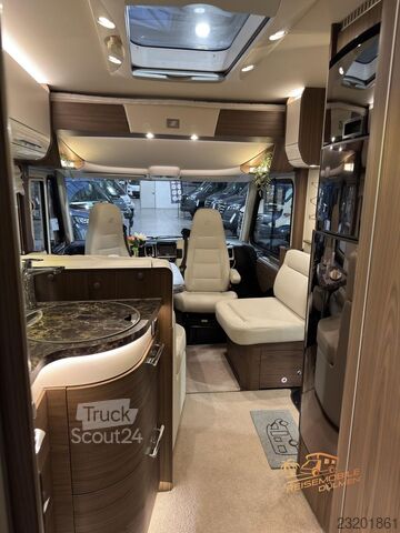 Integriertes Wohnmobil HYMER/ERIBA B-Klasse SL 704 Hubstützen Solar Lithium SAT TV