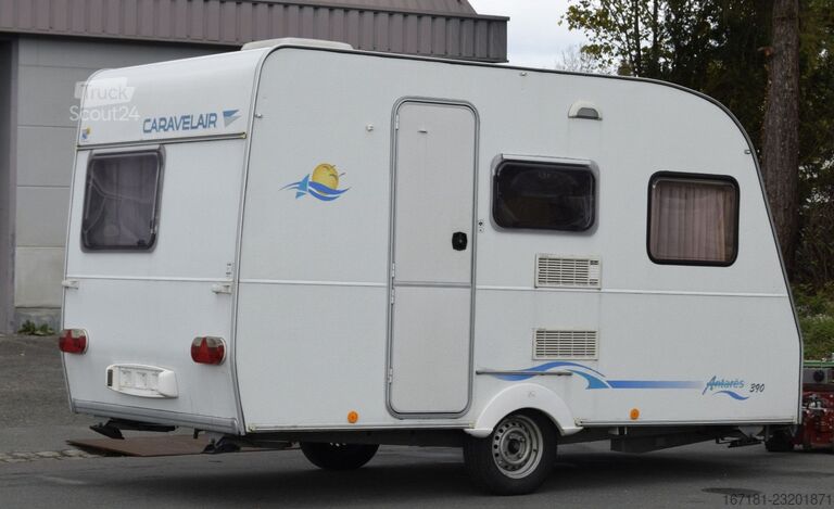 Karavāna CARAVELAIR Antares 390 mit Vorzelt