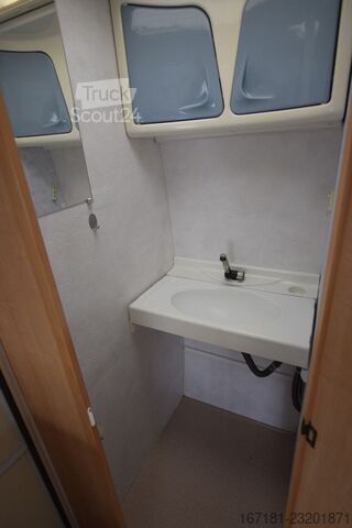 Karavāna CARAVELAIR Antares 390 mit Vorzelt
