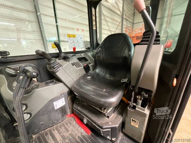 Miniexcavadora Bobcat E 26 EM