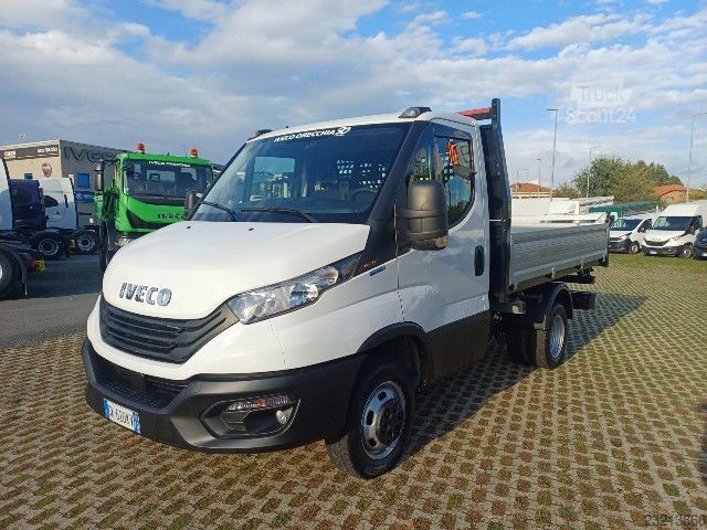Třístranná sklápěcí dodávka IVECO DAILY 35C18