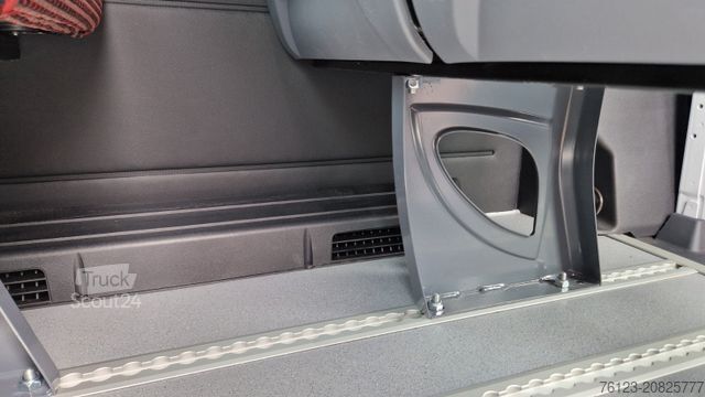 Minibús MERCEDES-BENZ Sprinter Lord Light 22 Sitzer 5 x Lagerfahrzeug