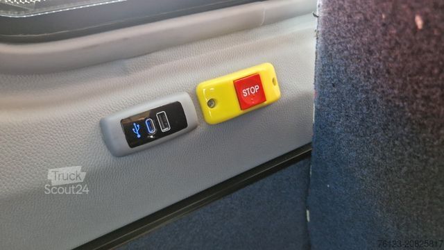 Minibús MERCEDES-BENZ 517 / 515 Frontniederflur mit Ada Systeme