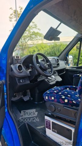 Minibús MERCEDES-BENZ 517 / 515 Frontniederflur mit Ada Systeme