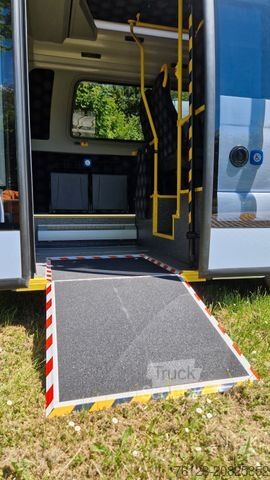 Minibús MERCEDES-BENZ Sprinter 517 Heckniederflur Vorlauffahrzeug