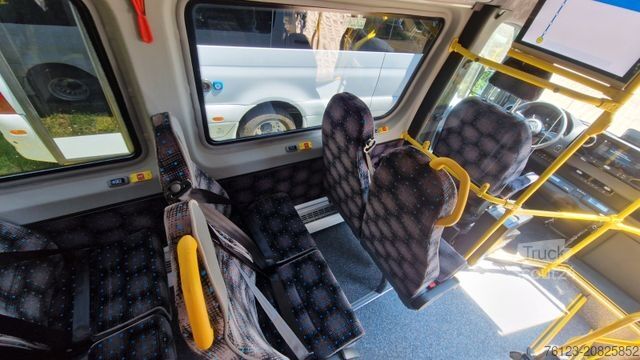 Minibús MERCEDES-BENZ Sprinter 517 Heckniederflur Vorlauffahrzeug