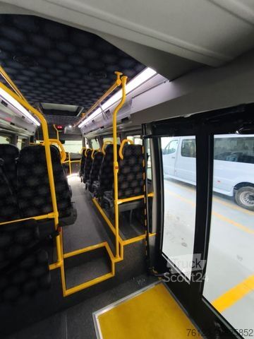 Minibús MERCEDES-BENZ Sprinter 517 Heckniederflur Vorlauffahrzeug