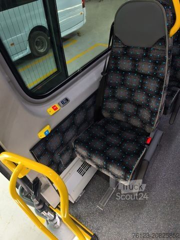 Minibús MERCEDES-BENZ Sprinter 517 Heckniederflur Vorlauffahrzeug