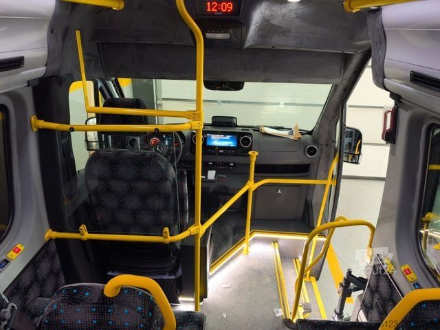 Minibús MERCEDES-BENZ Sprinter 517 Heckniederflur Vorlauffahrzeug