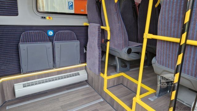 Minibús MERCEDES-BENZ Sprinter 517 Heckniederflur Vorlauffahrzeug