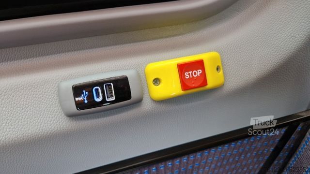 Minibús MERCEDES-BENZ Sprinter 517 Heckniederflur Vorlauffahrzeug