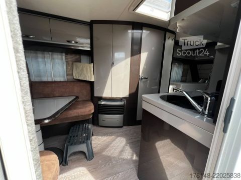 Caravan Hobby Premium 495 UL