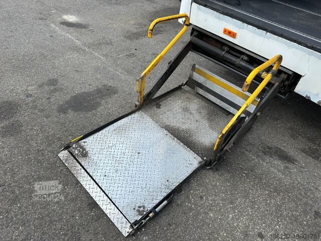 Reisebus Mercedes-Benz 814 - 38 PLACES - WHEELCHAIR LIFT - ROLSTOEL LI...